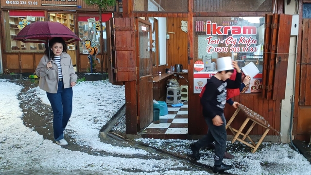 Gaziantep'te dolu hayatı olumsuz etkiledi