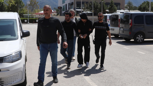 Denizli'de sokak düğünü sonrası eşya toplama kavgası; 1 ölü, 1 yaralı