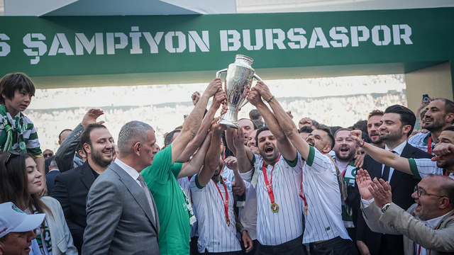 Bursaspor şampiyonluk kupasına kavuştu