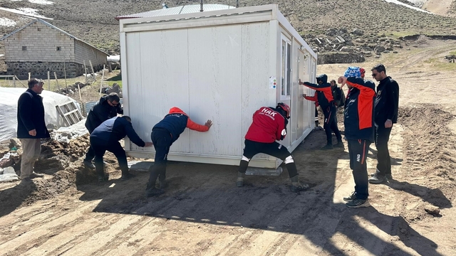 Patnos'ta deprem sonrası barınma ihtiyacı karşılandı