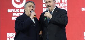 BBP Genel Başkanı Destici, Kocaeli'deki kongrede İsmail Türüt ile sahneye ç...
