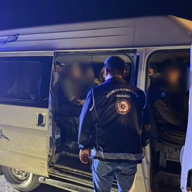 Hatay'da 14 kaçak göçmen yakalandı