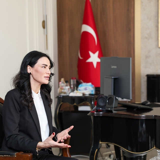 AK Partili Vekil Sarıbaş, CHP Lideri Özel'e cevap
"Başkanımız Topuklu Efe'n...