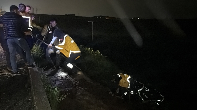 Şanlıurfa'da otomobil şarampole uçtu: 5 yaralı