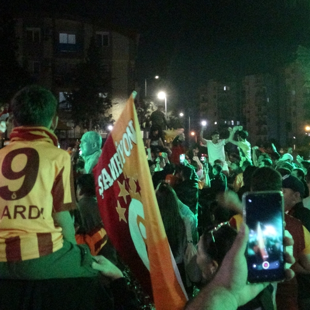 Antalya'da derbi galibiyetini kutlayan bir taraftar bıçakla yaralandı
Antal...