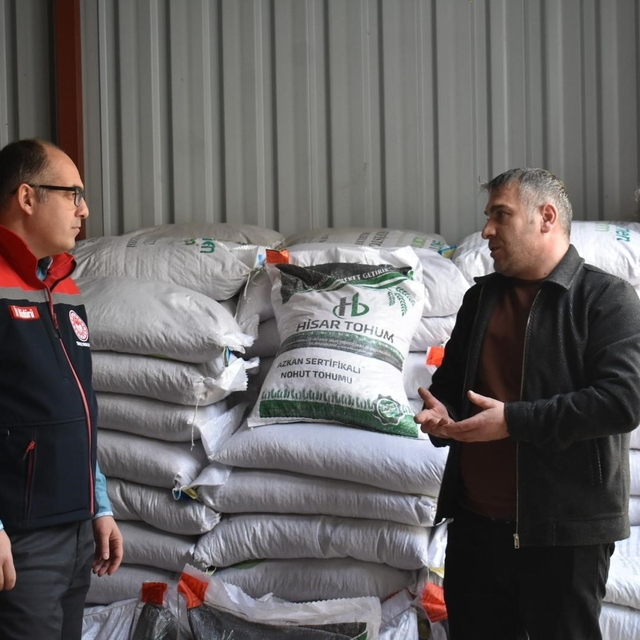 Bayburt'ta üreticilere yüzde 50 hibeli yem bezelyesi tohumu dağıtıldı