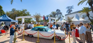 Klasik Otomobil Sergisi ziyaretçilerini zaman yolculuğuna çıkardı