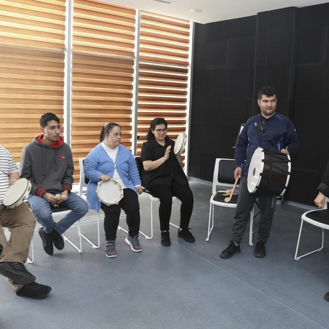 Müzikle engeller aşılıyor