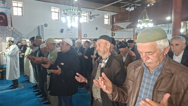 Emet'teki geneleksel yağmur duası yeterli yağış sebebi ile bu yıl şükür duası oldu