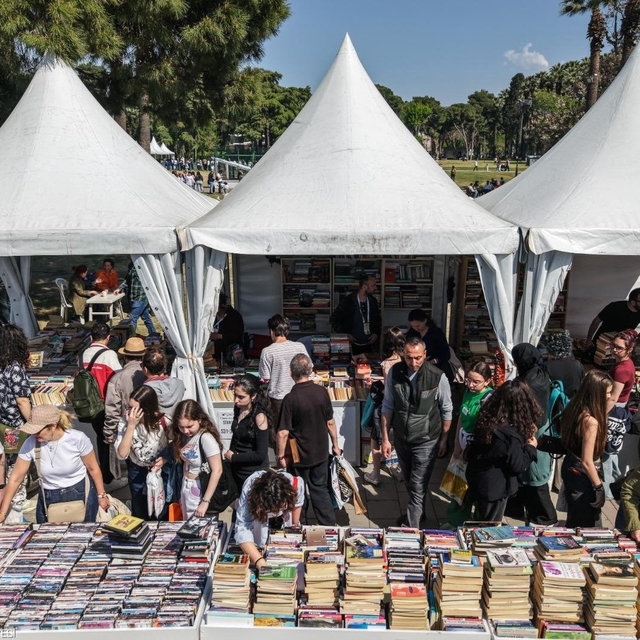 Edebiyatın kalbi İzmir Kültürpark'ta attı