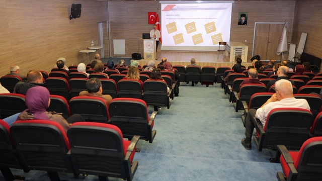 Bayburt'ta sağlık personeline iş sağlığı ve güvenliği eğitimi verildi