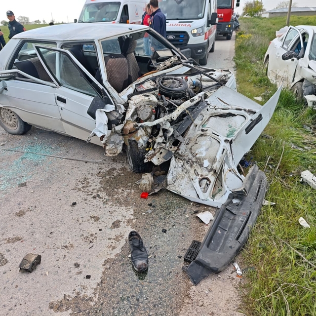 Aksaray'da 2 otomobil çarpıştı: 4 yaralı