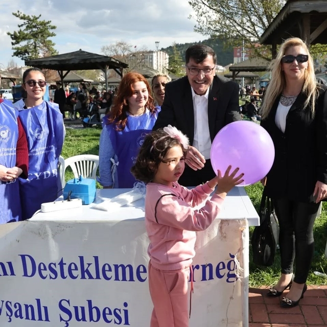 Kütahya'da Romanlar Günü coşkusu Kent Park'ta yaşandı