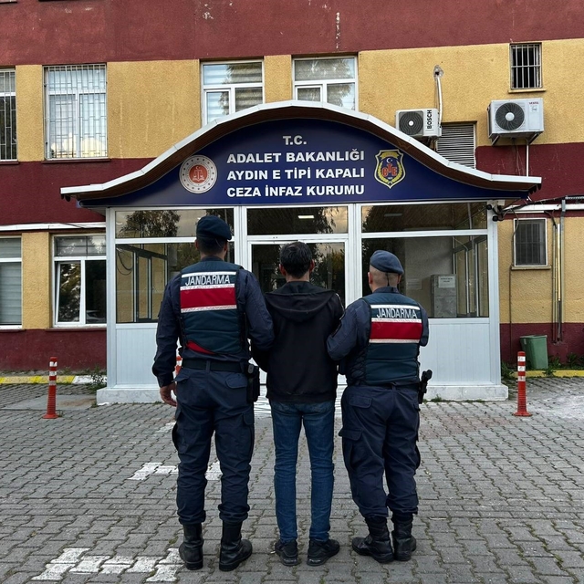 Çine'de uyuşturucu ticaretine jandarma ekiplerinden suçüstü
3 şüpheli kıskı...