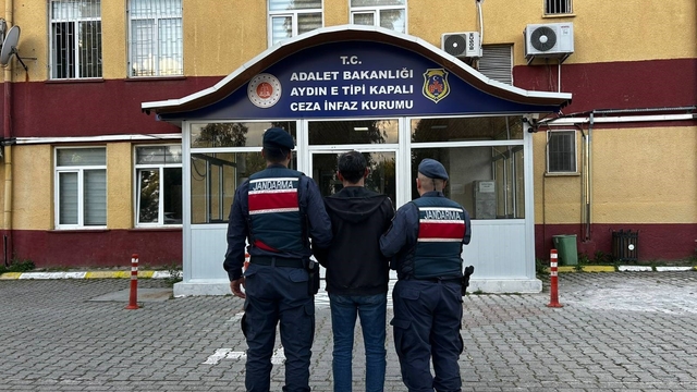 Çine'de uyuşturucu ticaretine jandarma ekiplerinden suçüstü
3 şüpheli kıskıvrak yakalandı