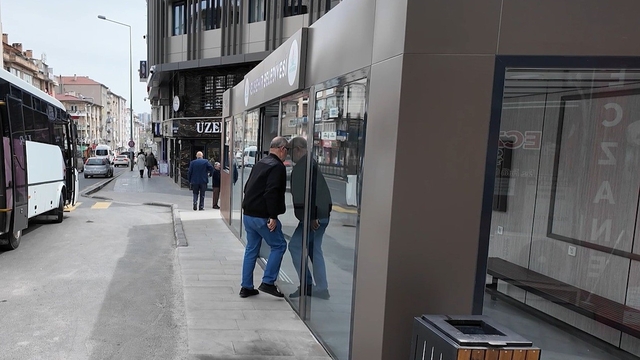 Nevşehir'de akıllı durak kazası kameralara yansıdı