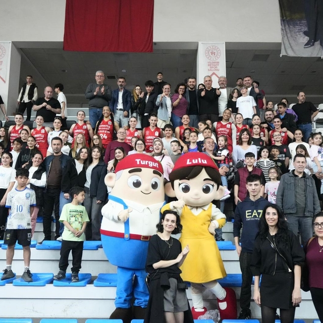 Turgutlu'nun perilerinden Play-Off'a muhteşem başlangıç