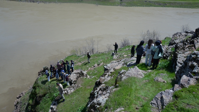 Üniversiteli gençler fotoğrafçılık kursuyla Muş'u keşfediyor