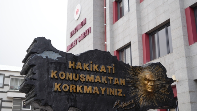 Yalova İl Emniyet Müdürü Yılmaz Delen, Gülistan Doku soruşturmasında Erzurum Adliyesi'nde "tanık" sıfatıyla ifade veriyor