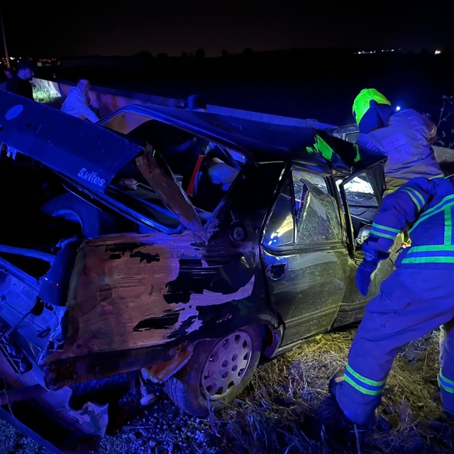 Gönen'deki tek taraflı kazada 2 kişi yaralandı