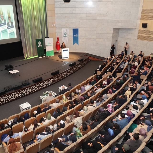 Karatay'da "Evlilik ve Aile Gelişim Akademisi" yoğun ilgiyle sürüyor