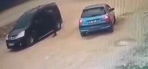 Hafif ticari aracıyla husumetlisine çarpıp ağır yaraladı; o anlar kamerada