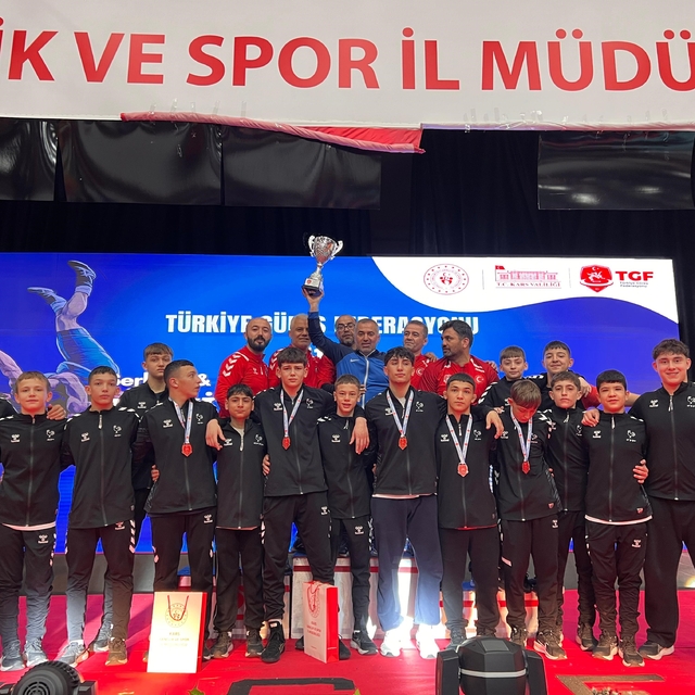 Denizlili güreşçiler Türkiye şampiyonu