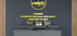 İkamete operasyon: Uyuşturucu ve silah ele geçirildi