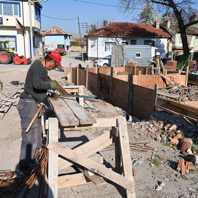 İnönü'de inşaat ve çevre düzenleme çalışmaları