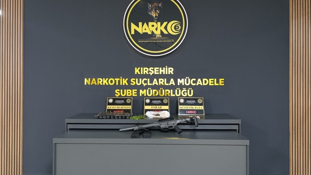 İkamete operasyon: Uyuşturucu ve silah ele geçirildi