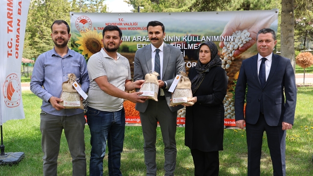 Nevşehir'de çiftçilere 22 ton tohumluk kuru fasulye dağıtıldı