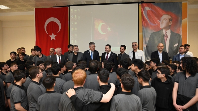 Çopuroğlu, Kariyer Günleri'nde öğrencilerle buluştu