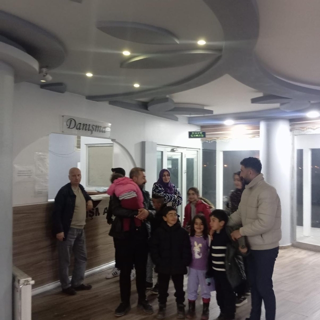 Patnos'ta depremin yaraları sarılıyor