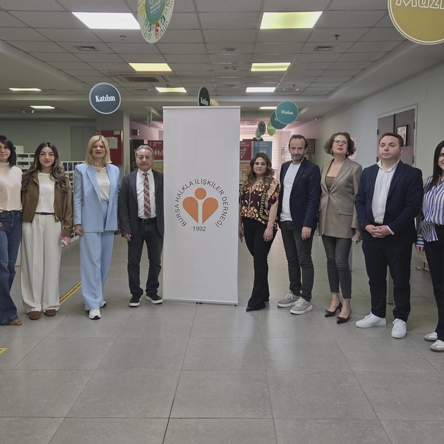 BHİD'de bayrak değişimi
Bursa Halkla İlişkiler Derneği Başkanlığına Serdar...