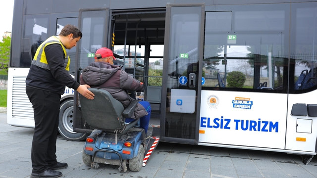 Samsun'da engelsiz turizm otobüsü hizmete sunuldu