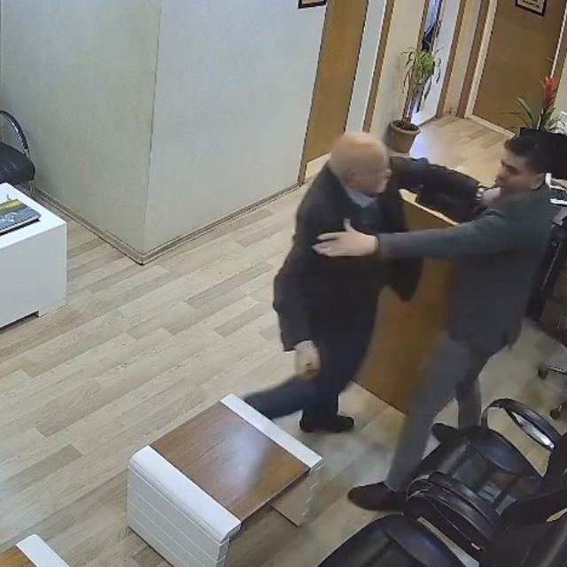 Belediye personeline satırlı saldırının görüntüleri ortaya çıktı