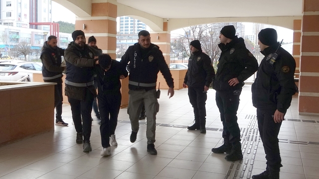 Cinayetle sonuçlanan kavganın sanıkları mahkemede aileye başsağlığı diledi