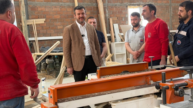 Başkan Çetinkaya'dan üretim hamlesi: Belediye marangozhanesinin kapasitesi 3 kat arttı
