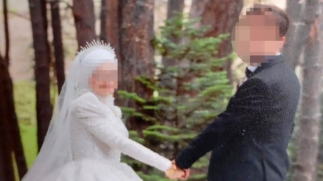 Bolu'da bebek cinayetinde kan donduran telefon: "Bebeğe bir şey oldu, ben gidiyorum"
2 aylık Ela bebeğin ölümünde yeni detaylar
Doktorun anne için psikiyatrik destek önerdiği iddiası