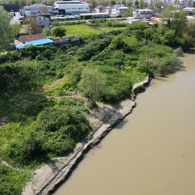 Sakarya'da nehre düşen çocuğu arama çalışmaları bir haftadır sürüyor