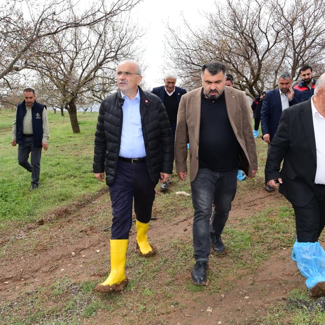 Başkan Er, dolu afetinden zarar gören ilçeleri ziyaret etti