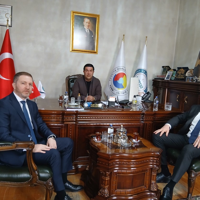 Kars'ta Türkiye-Azerbaycan ekonomik iş birliği masaya yatırıldı