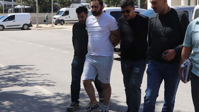 Kız arkadaşının eski eşini bıçaklayarak öldürdü (2)