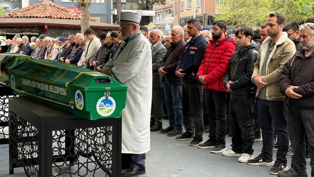 Göğsünden bıçaklanarak hayatını kaybetmişti, son yolculuğuna uğurlandı