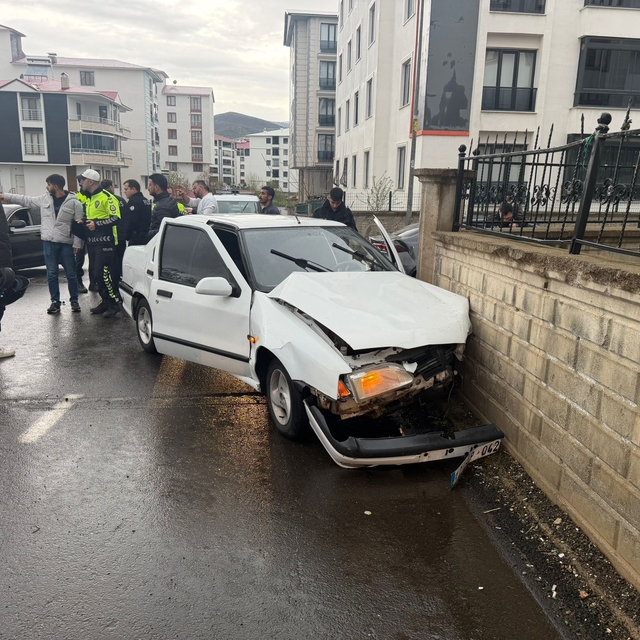 Bingöl'de trafik kazası: 2 yaralı
