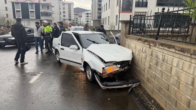 Bingöl'de trafik kazası: 2 yaralı