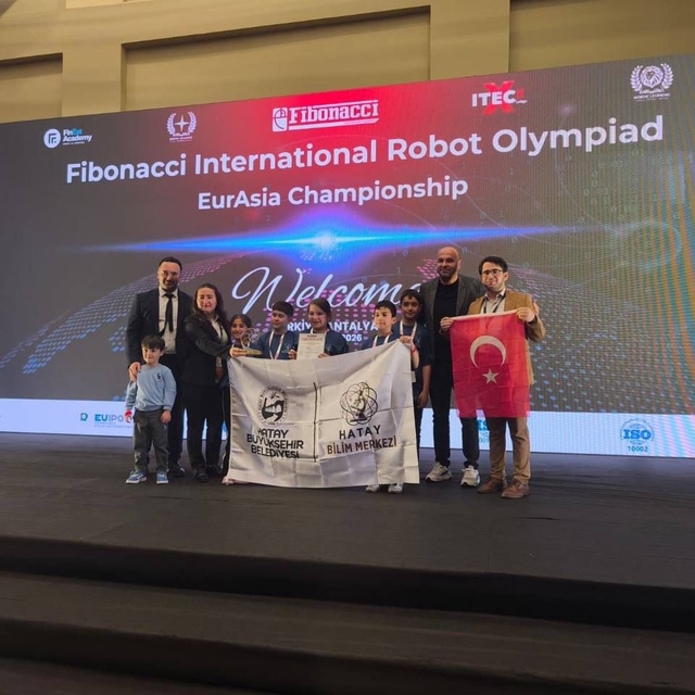Hataylı öğrenciler uluslararası robot olimpiyatlarında büyük başarı elde et...