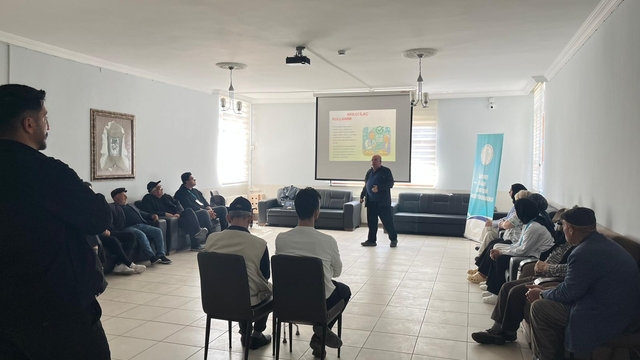 Bayburt'ta huzurevi sakinlerine akılcı ilaç kullanımı anlatıldı
