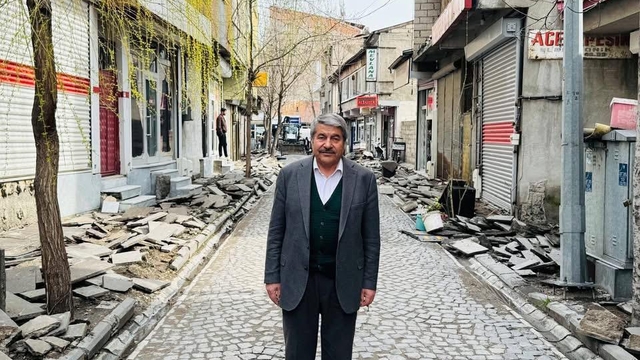 Patnos'ta yol sezonu başladı: İnönü Mahallesi'nde çalışmalar start aldı