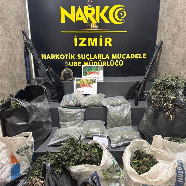 İzmir'de uyuşturucu operasyonu: 2 tutuklama
